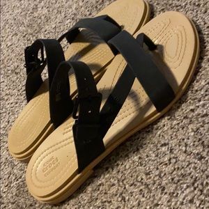 Women’s croc sandals sz 6